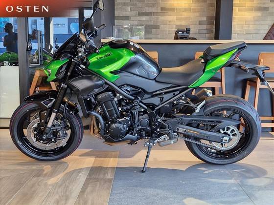 KAWASAKI Z900 KAWASAKI Z900